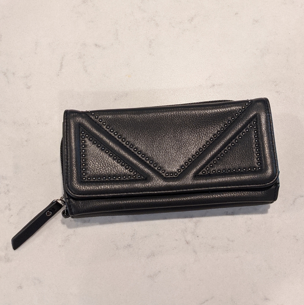 Enzo Angiolini Black Wallet